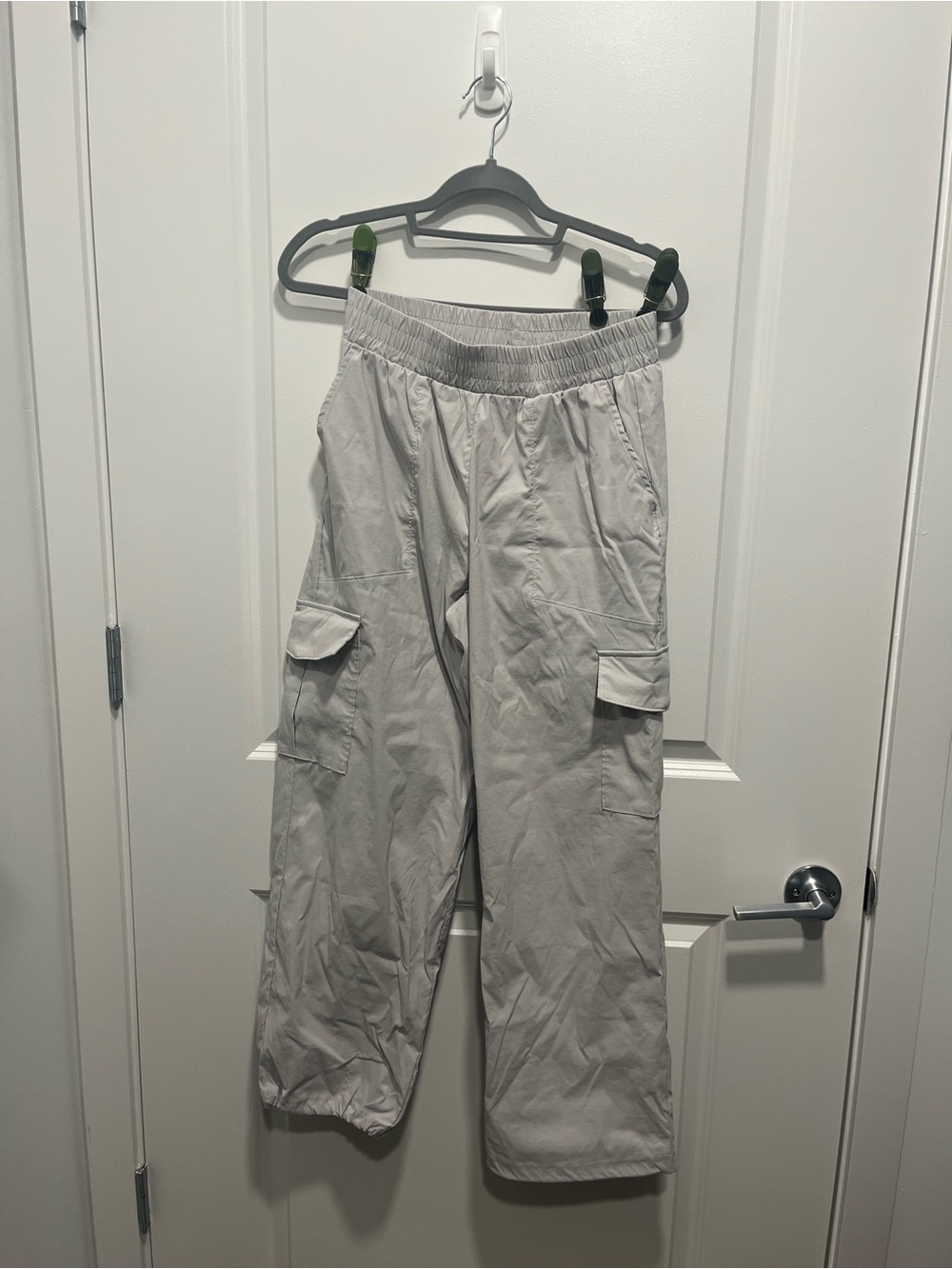 Mondetta Light Gray Cargo Pants with Elastic Waist and drawstring bottoms